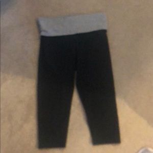 Victoria’s Secret Capri leggings